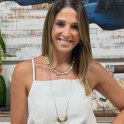 Ana Carolina Oliveira